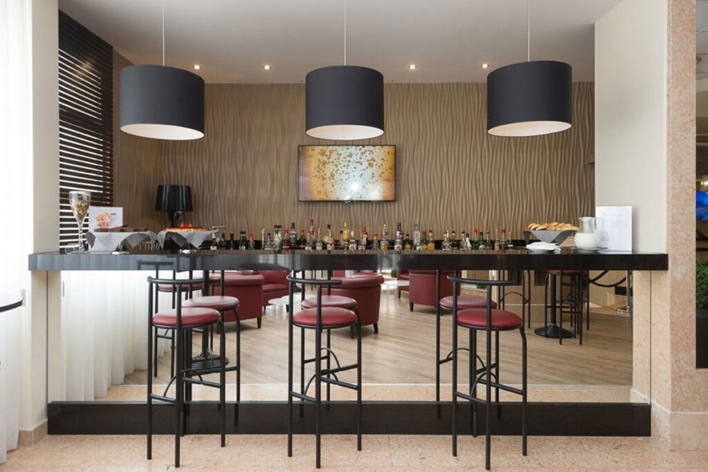 Bar - Hôtel Port Lympia